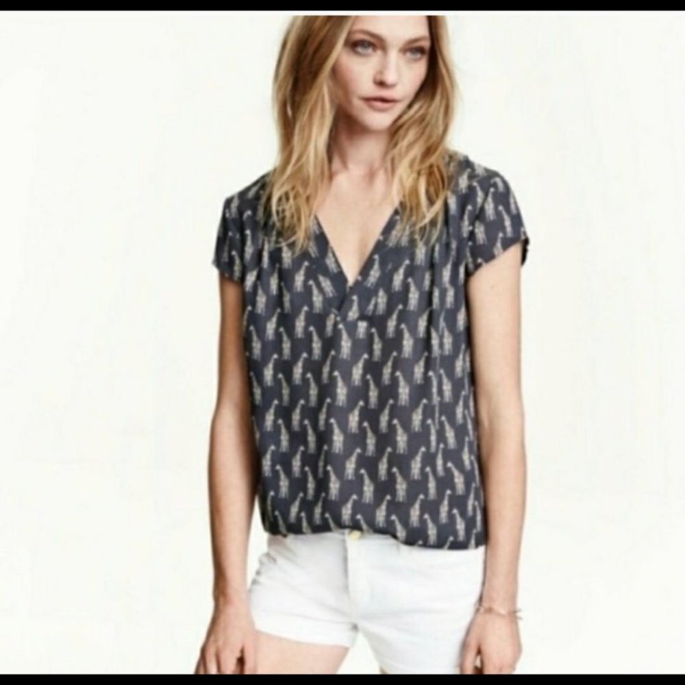 H&M Conscious - Giraffe Print Blouse